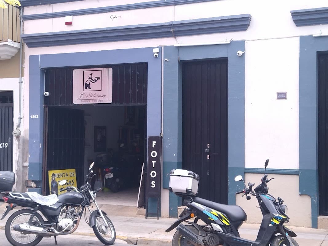 Foto Velázquez S. A. de C. V.
