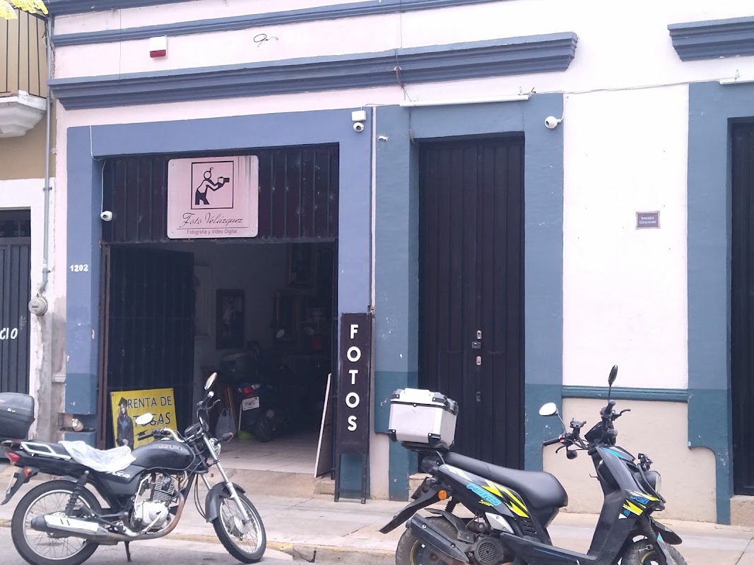 Foto Velázquez S. A. de C. V.